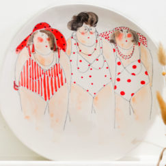 Plat Baigneuses - bathers ceramic - Cécile Colombo - plat en céramique - focus plat