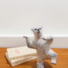 Ourson dansant - Dancing bear ceramic - Bennie - céramique contemporaine - mise en situation