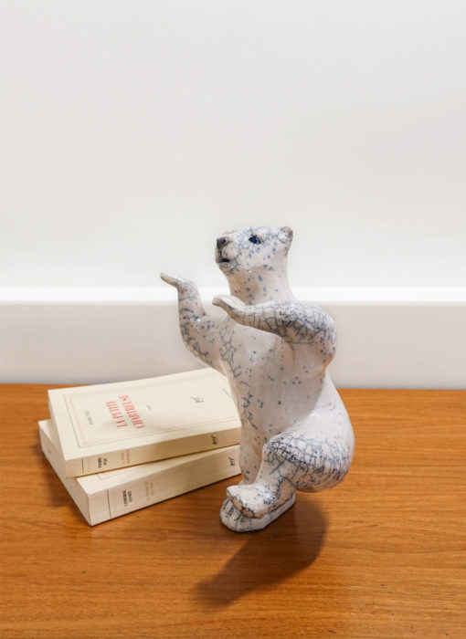 Ourson dansant - Dancing bear ceramic - Bennie - céramique contemporaine - profil 1