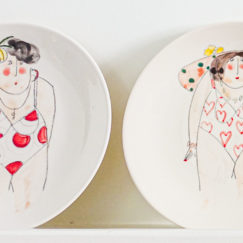 Lot 4 assiettes 2 - Set of 4 bathers' plates 2 - Colombo - céramique - détail