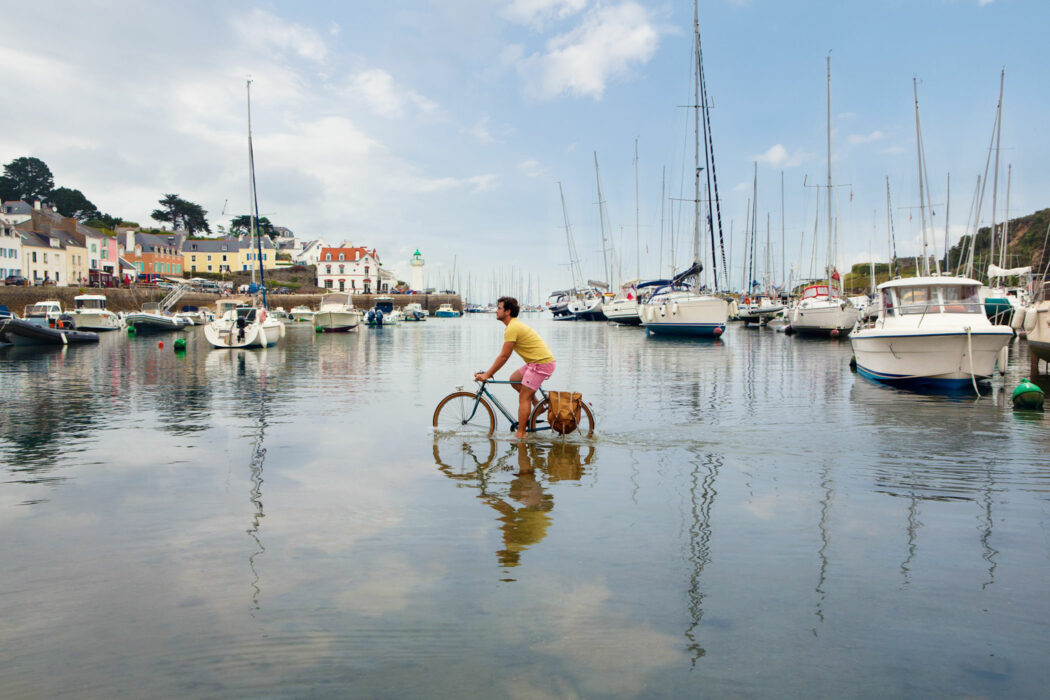 Vélo sur l'eau - cycling on water - Aurélia Faudot - détouré