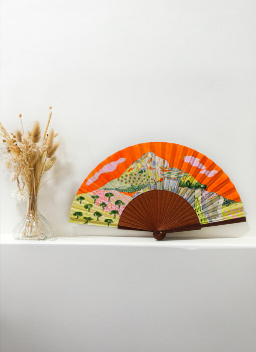 Éventail Collector orange - Collector fan Orange - Clotilde Philipon - mise en situation  