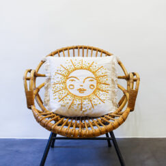 Coussin brodé soleil, Sun embroidered cushion, Maison Bonjour - Mise en situation